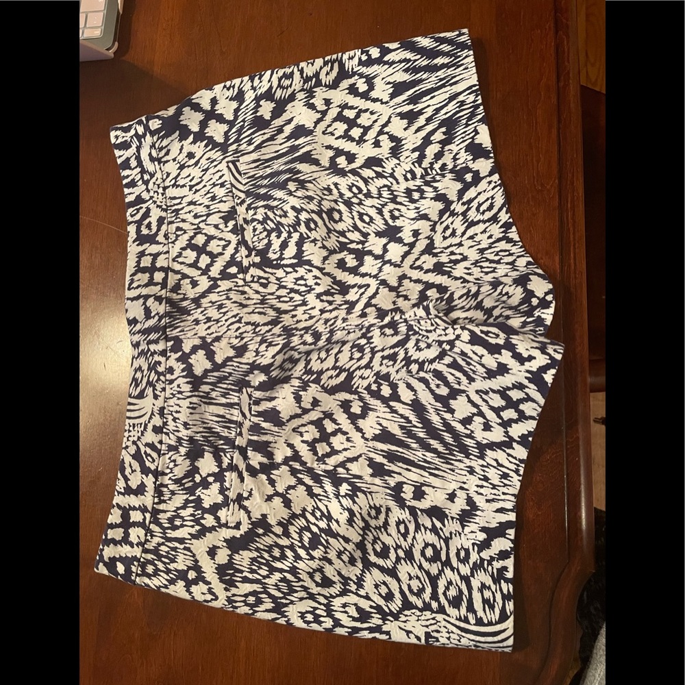 Navy & White Lilly P shorts. Cotton stretch, so cute & comfortable.